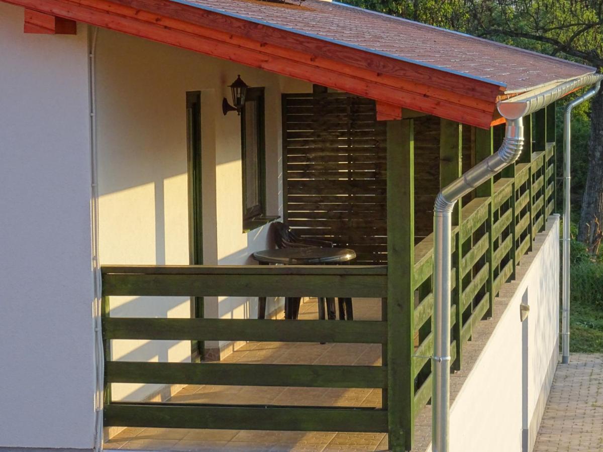 Kisrejtek Apartmanhaz Lispeszentadorján Exterior photo