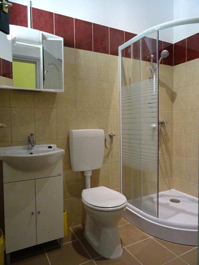 Kisrejtek Apartmanhaz Lispeszentadorján Exterior photo