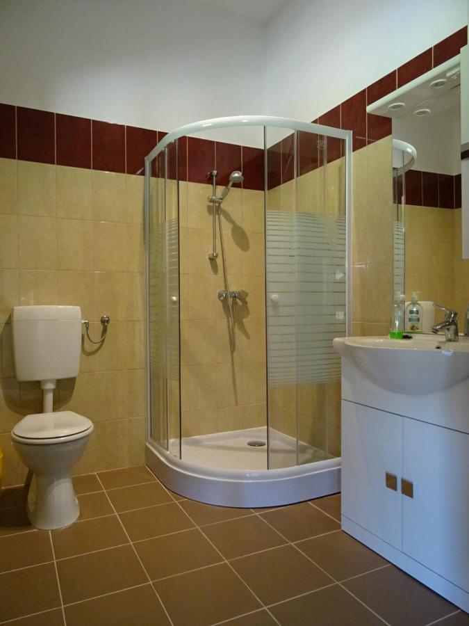 Kisrejtek Apartmanhaz Lispeszentadorján Exterior photo