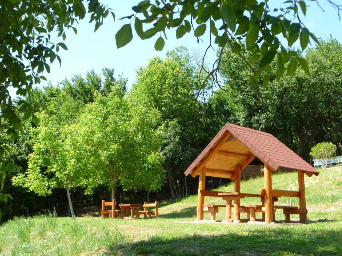Kisrejtek Apartmanhaz Lispeszentadorján Exterior photo